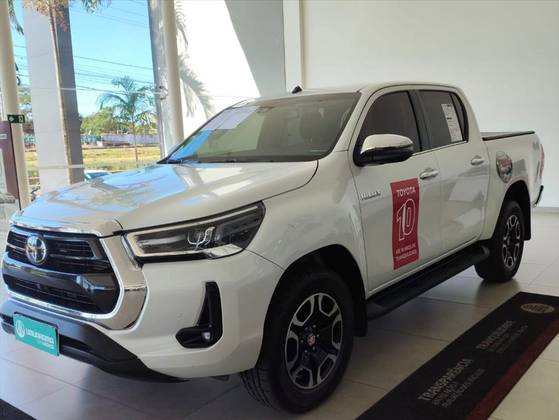 TOYOTA HILUX 2.8 D-4D TURBO DIESEL CD SRX 4X4 AUTOMÁTICO